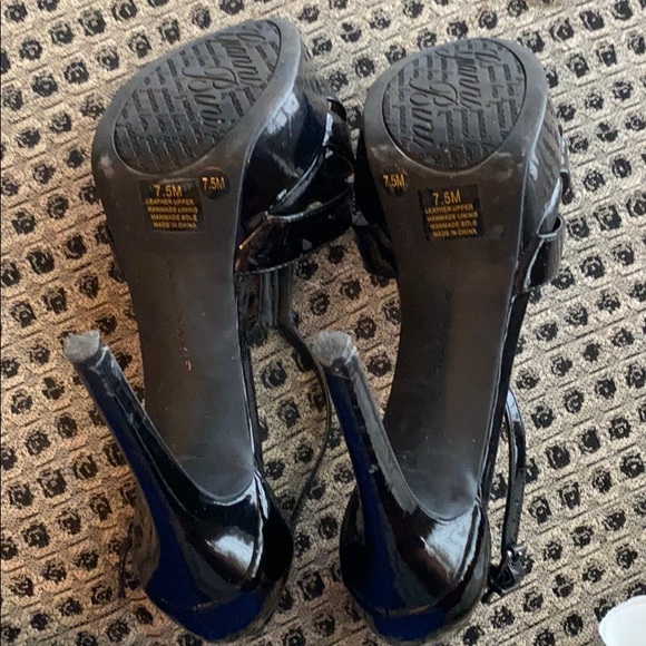 Gianni Bini platform heels with buckle. - Picture 3 of 4